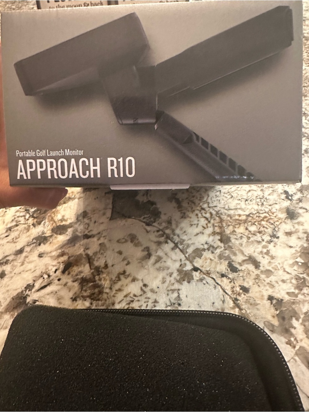 Garmin Approach R10 Portable Launch Monitor - Black - Picture 5 of 5